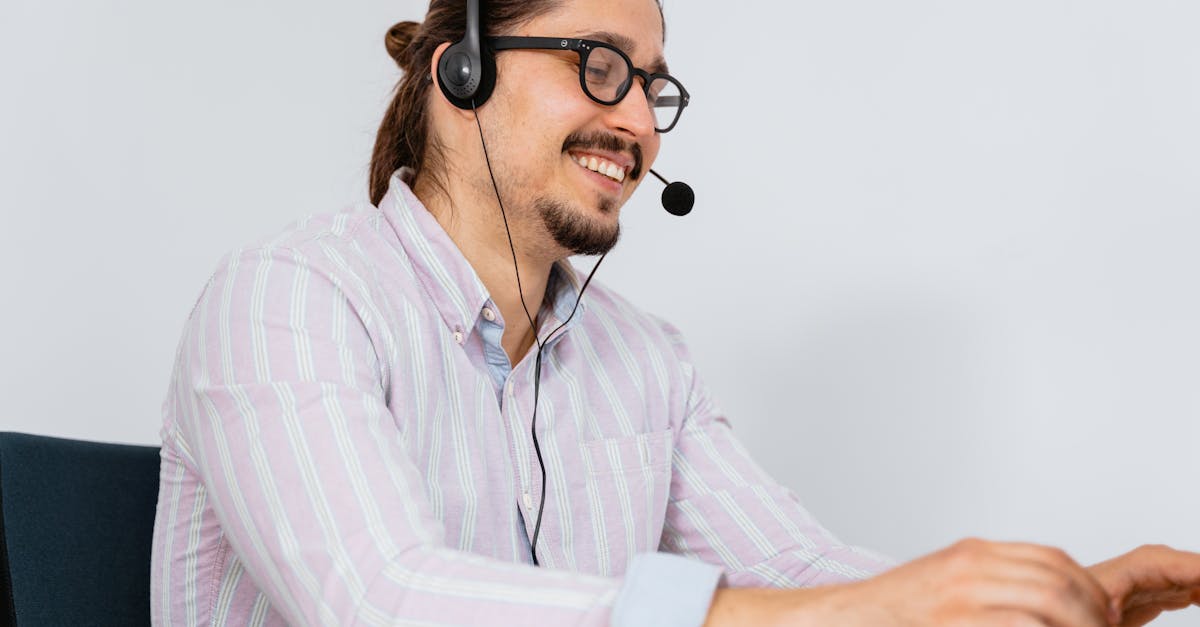 découvrez le rôle essentiel d'un coordinateur de hotline, garant de la communication optimale entre les équipes d'assistance et les clients. grâce à une gestion efficace des demandes, ce professionnel assure un service de qualité, optimal pour répondre aux besoins des utilisateurs et faciliter leur expérience.