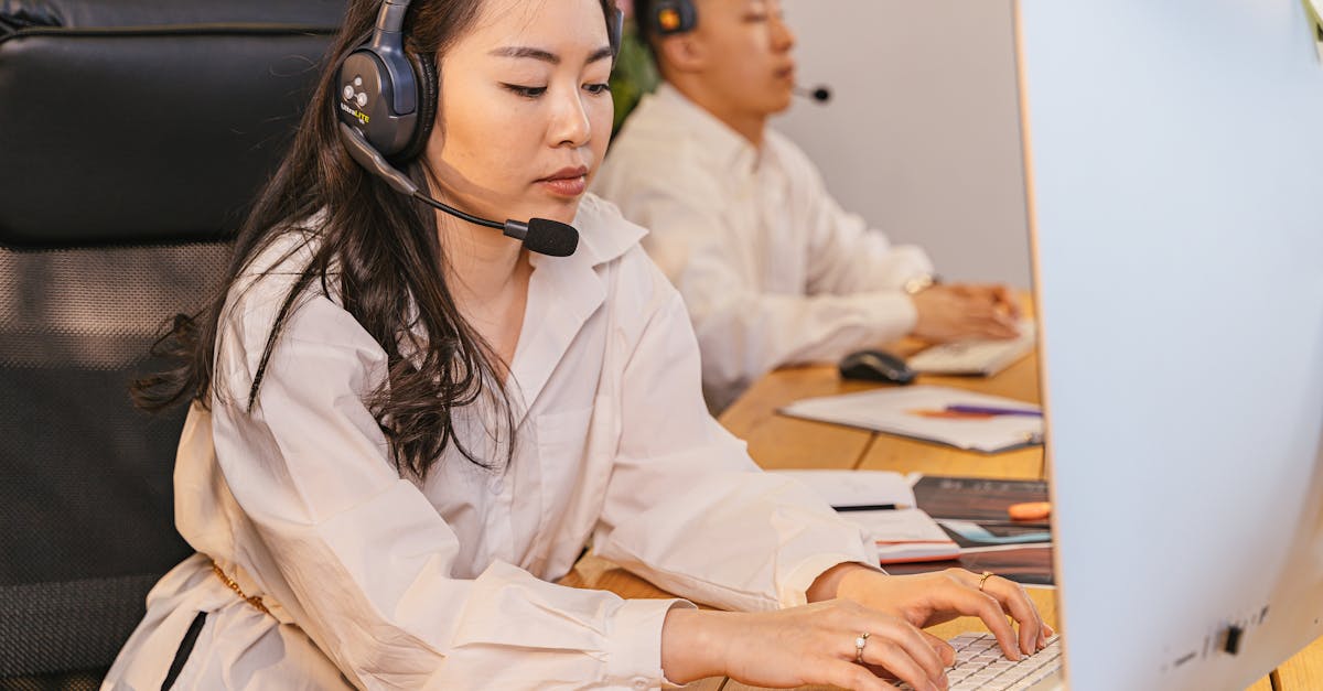 découvrez le métier de télévendeur : un rôle clé dans la relation client, alliant écoute, persuasion et compétences en communication pour générer des ventes et fidéliser la clientèle.