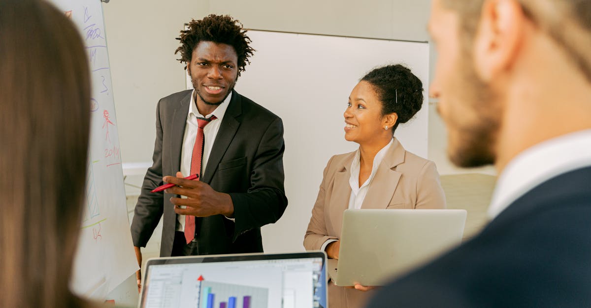 découvrez les clés d'une communication efficace pour améliorer vos échanges personnels et professionnels. apprenez à écouter, comprendre et vous exprimer clairement afin de favoriser des relations harmonieuses et productives.