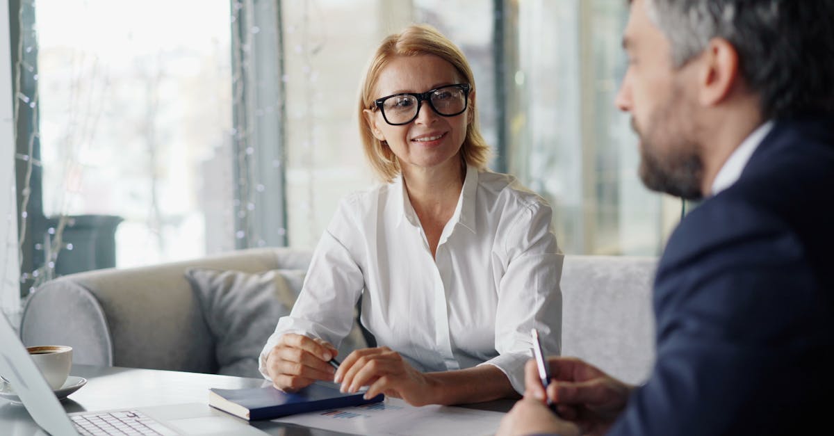 découvrez les clés d'une communication efficace : écoute active, clarté des messages et empathie. apprenez à bien vous exprimer et à établir des relations solides pour un partage d'idées réussi.