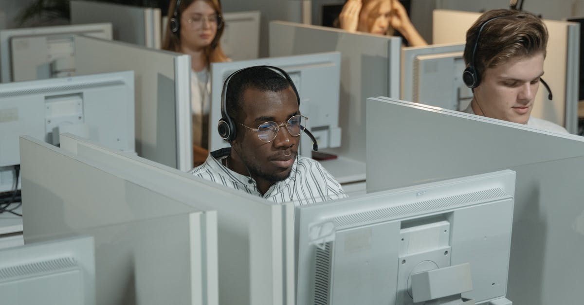 découvrez le rôle essentiel du coordinateur de hotline, garant de la qualité du support client et de la gestion efficace des appels, assurant une communication fluide et un service rapide pour résoudre vos besoins.